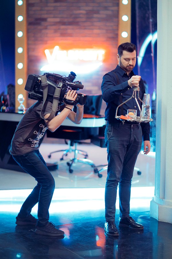 Победитель "Евровидения" в гостях у азербайджанских ведущих (ФОТО, ВИДЕО)