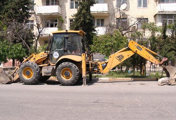 В Баку ремонтируют одну из улиц  (ФОТО, ВИДЕО)