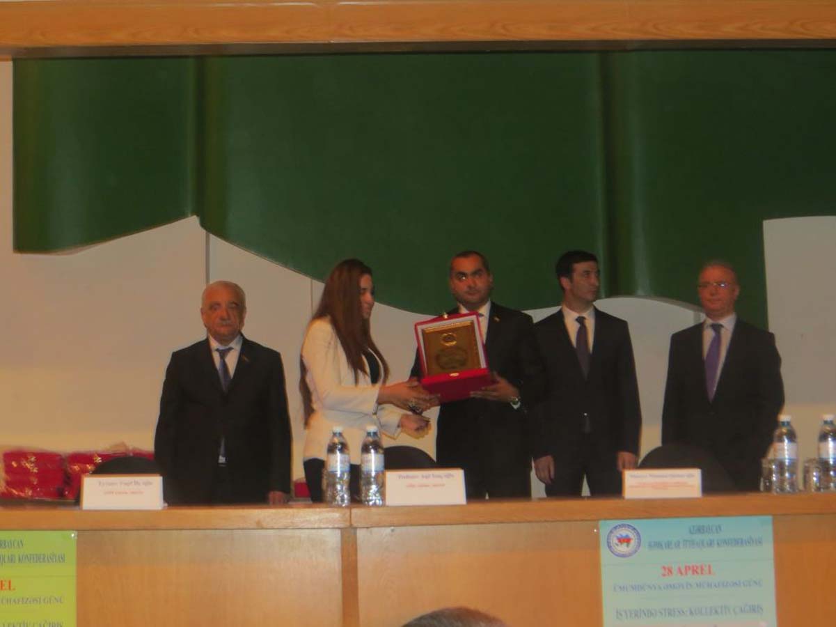 "AtaHolding" ASC-yə AHİK-in diplomu təqdim edildi (FOTO)