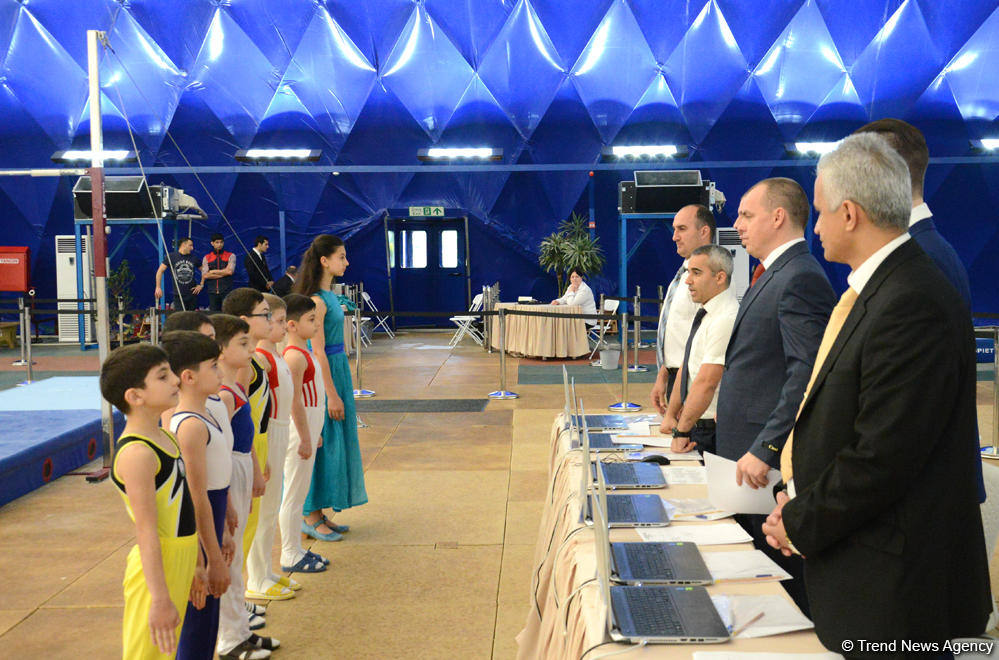 İdman gimnastikası üzrə Azərbaycan Birinciliyi və Bakı Çempionatının ikinci günü start götürüb (FOTO)