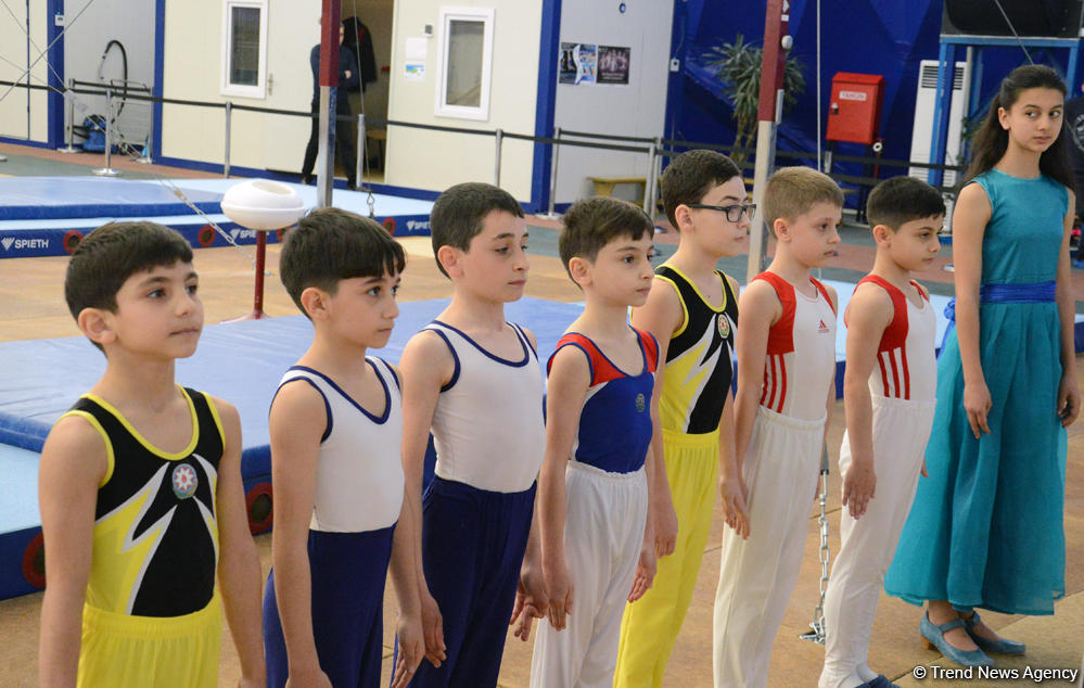 İdman gimnastikası üzrə Azərbaycan Birinciliyi və Bakı Çempionatının ikinci günü start götürüb (FOTO)