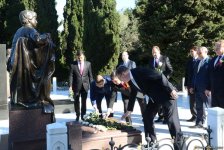 Heads of CIS countries’ diplomatic missions lay wreath at memorial of military glory in Baku