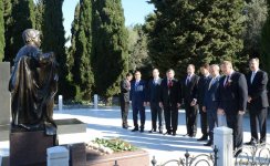 Heads of CIS countries’ diplomatic missions lay wreath at memorial of military glory in Baku