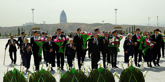Туркменистан отмечает 71-ю годовщину Победы в войне 1941-1945 годов