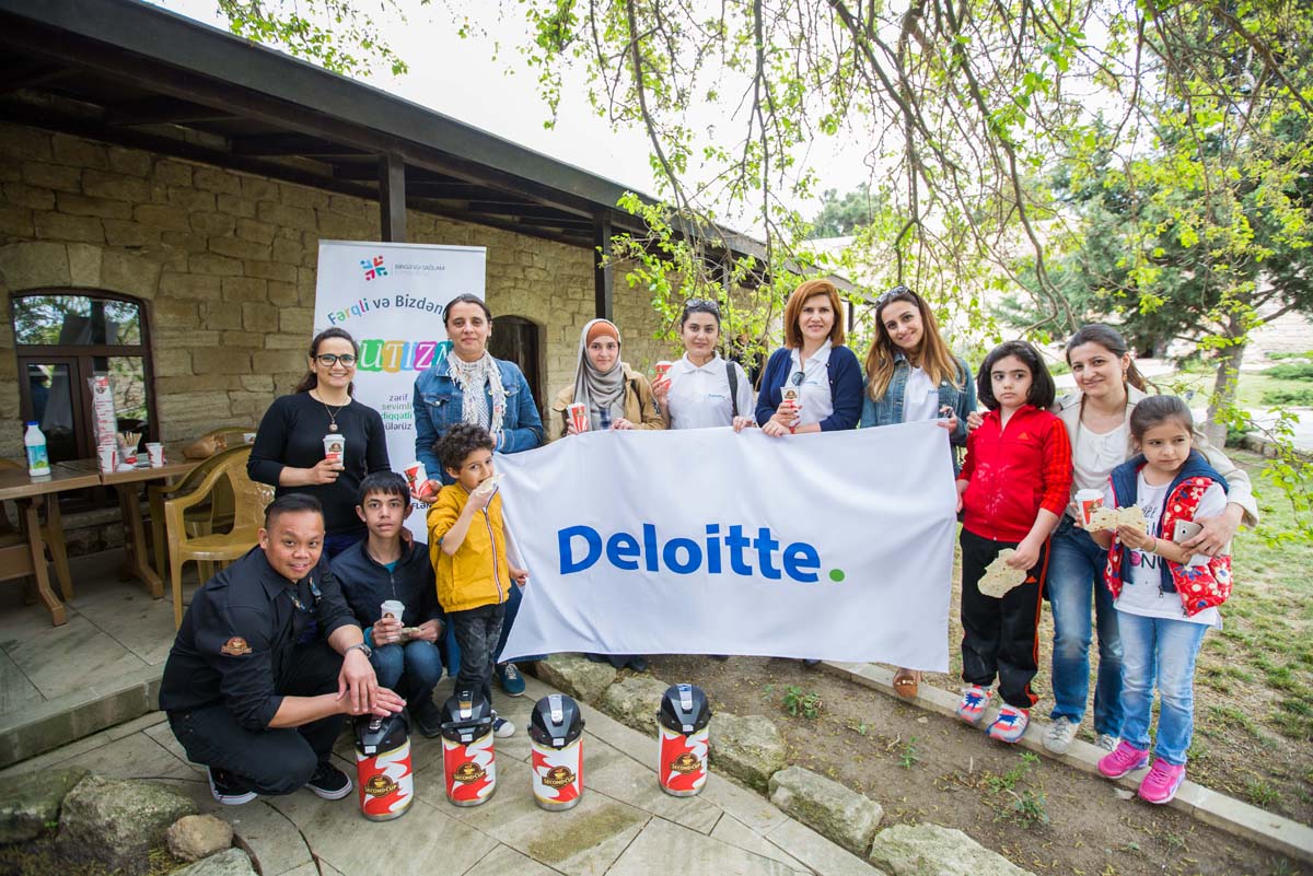 Deloitte Azərbaycan qlobal Töhfə vermək Günü (Impact Day) çərçivəsində ağacəkmə kampaniyası keçirib (FOTO)
