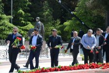 Azerbaijanis mark 93rd birthday anniversary of National Leader Heydar Aliyev (PHOTO)