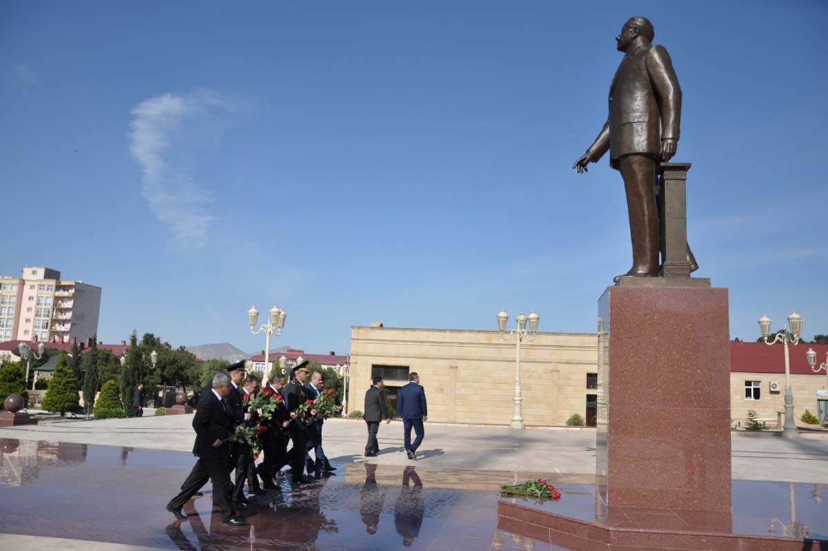 Ümummilli Lider, Ulu Öndər Heydər Əliyev anıldı (FOTO)