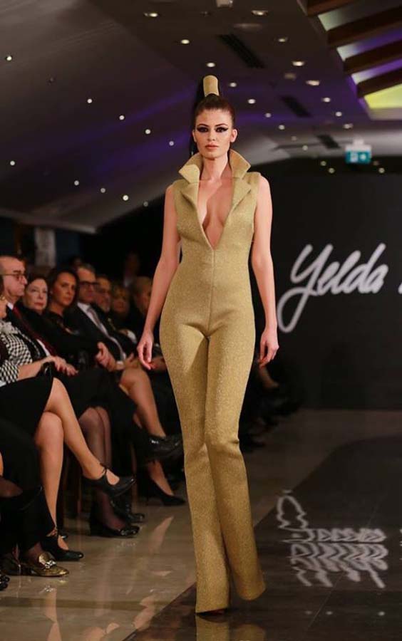 Ведущей моделью Baku Fashion Week стала турецкая звезда Тууче Сарыкая (ФОТО)