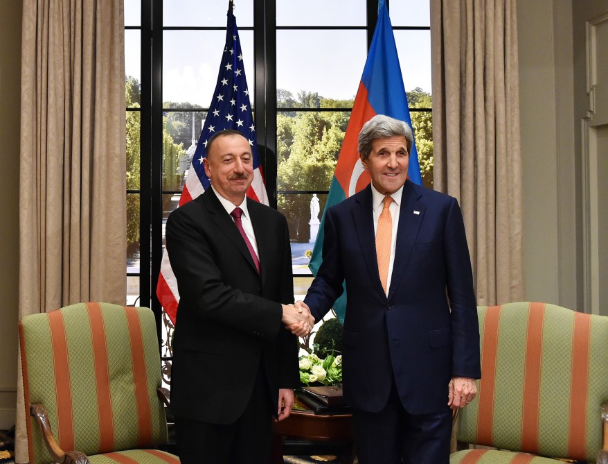 Президент Ильхам Алиев встретился с госсекретарем США