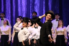 Шоу-программа "Бродвей" в Баку (ФОТО)