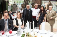 Heydar Aliyev Foundation’s VP attends presentation of Polad Bulbuloghlu’s statue