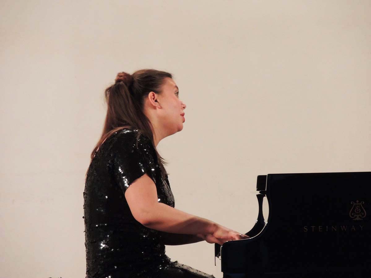 В Баку выступила известная российская пианистка (ФОТО)