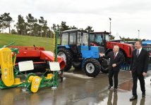 Azerbaijani president visits food industry, agriculture exhibitions in Baku (PHOTO)