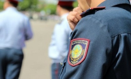 Qazaxıstanda qanunsuz aksiyada 95 polis əməkdaşı xəsarət alıb