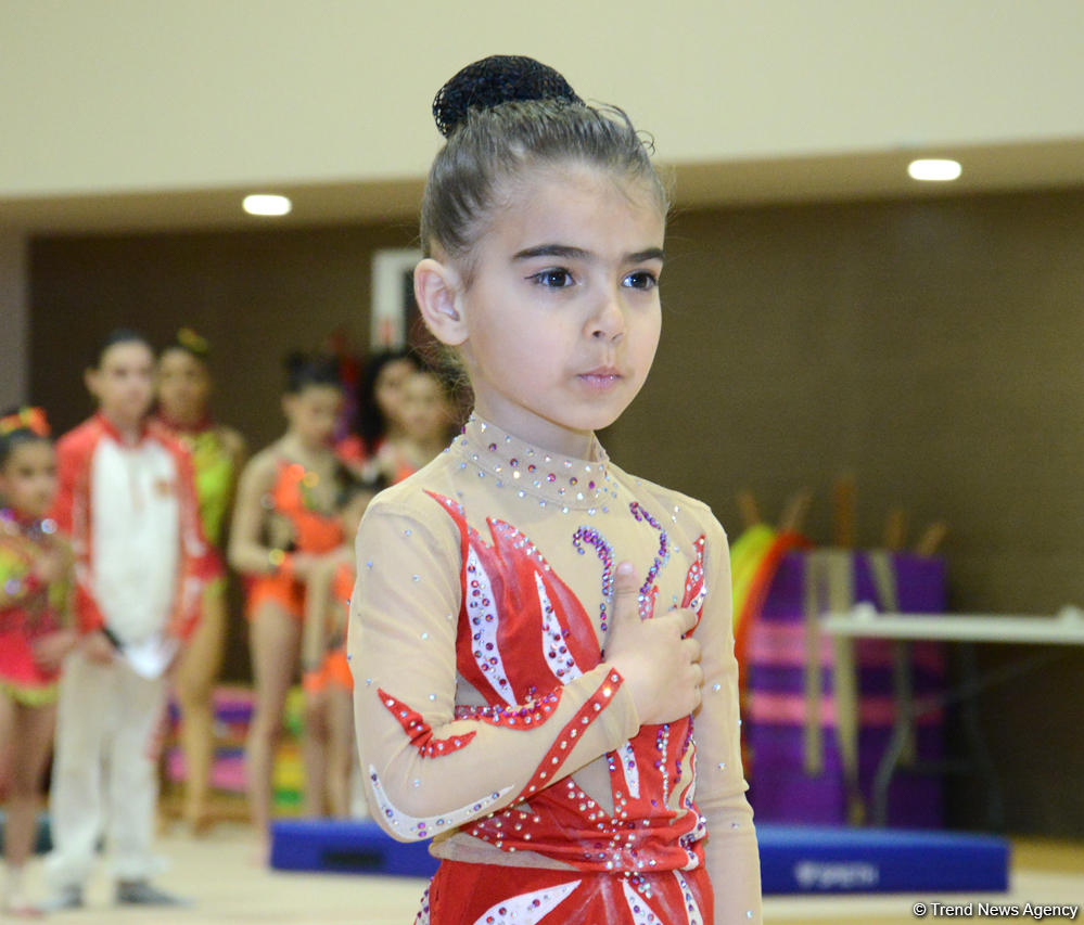 Akrobatika gimnastikası üzrə Azərbaycan və Bakı birinciliyi başlayıb (FOTO)
