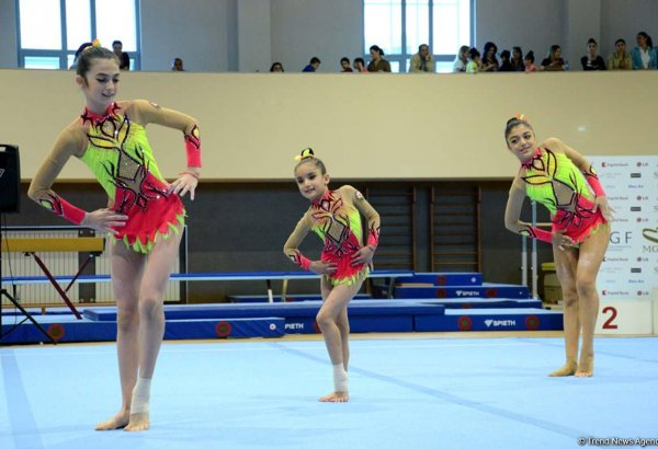 Akrobatika gimnastikası üzrə Azərbaycan və Bakı birinciliyinin ikinci yarış günü başlayıb (FOTO)