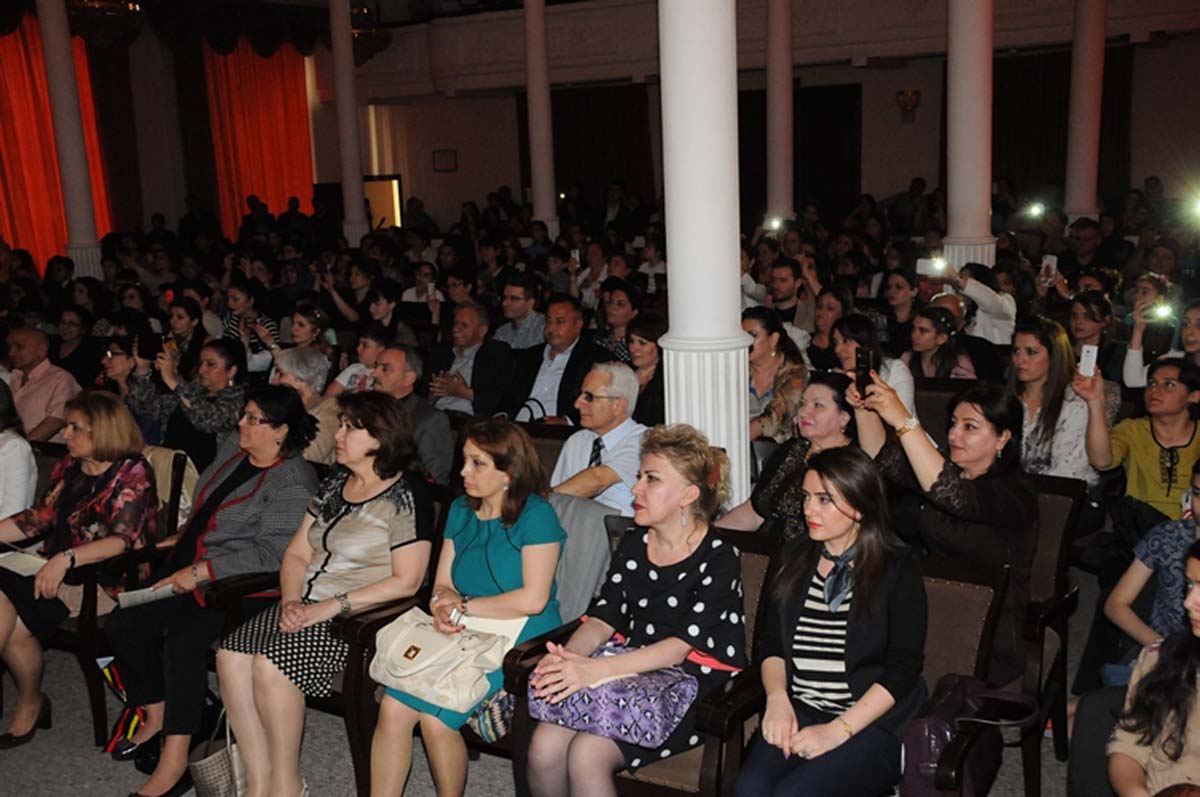 В Баку представлена музыкальная программа "Жемчужины Карабаха" (ФОТО)
