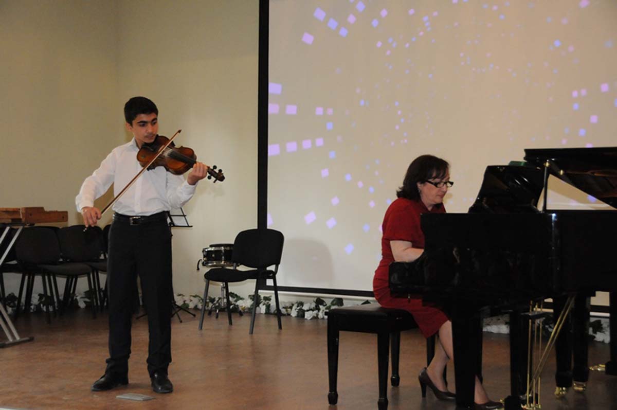 В Баку прошел концерт юных исполнителей (ФОТО)