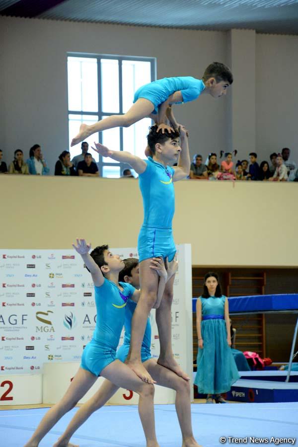 Akrobatika gimnastikası üzrə Azərbaycan və Bakı birinciliyinin ikinci yarış günü başlayıb (FOTO)