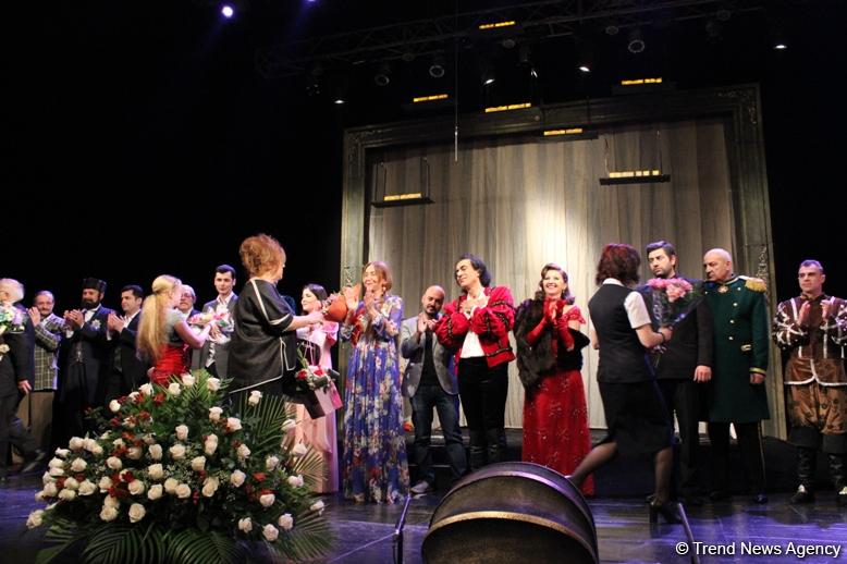 В Баку c большим успехом прошла премьера спектакля "Судьба Артиста" (ФОТО)