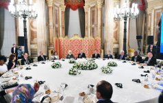 Президент Азербайджана и его супруга приняли участие в приеме в честь высоких гостей Всемирного гуманитарного саммита
