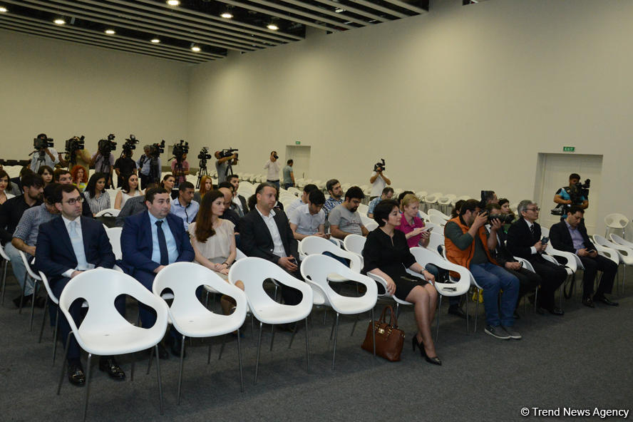 В Баку презентован маскот 42-й Всемирной шахматной олимпиады (ФОТО)