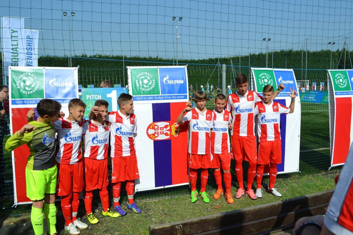 Флаг Азербайджана в Милане: "Шахдаг" в программе  "Футбол для дружбы" (ФОТО)