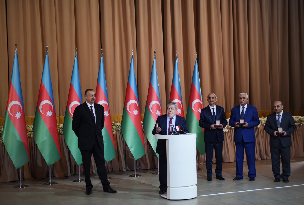 President Aliyev attends official reception on occasion of Azerbaijan's Republic Day