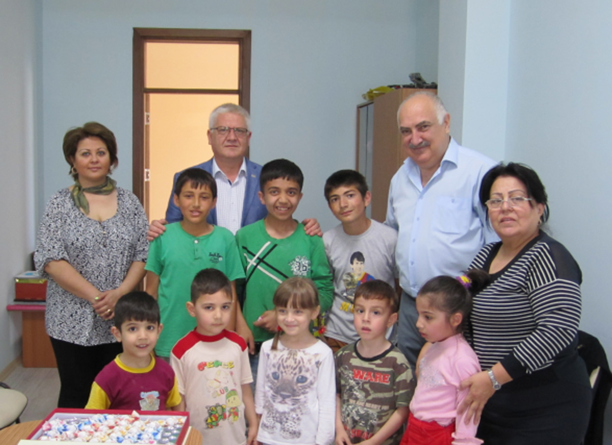 В Баку сотрудники Российского центра побывали в гостях у воспитанников детского дома (ФОТО)
