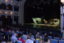 Творческая сцена ÜNS с большим успехом представила спектакль Театра Романа Виктюка "В начале и в конце времен" (ФОТО)