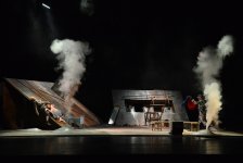 Творческая сцена ÜNS с большим успехом представила спектакль Театра Романа Виктюка "В начале и в конце времен" (ФОТО)