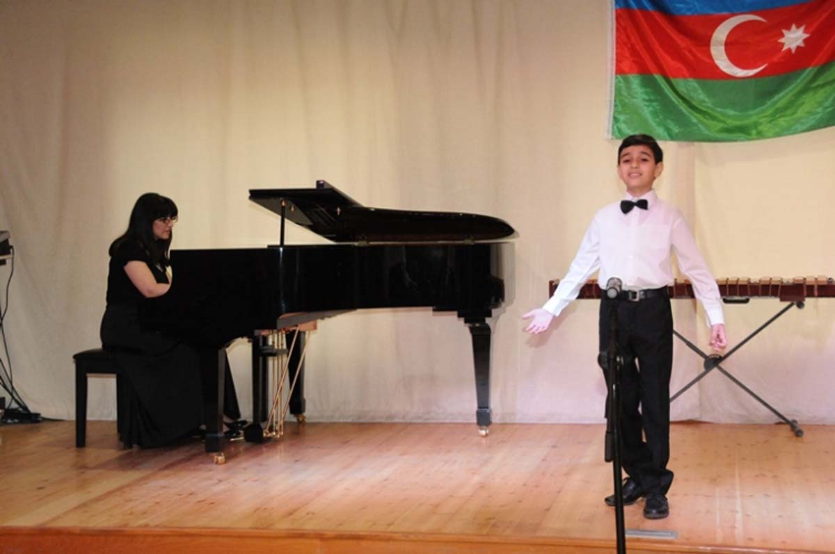 M.Maqomayev adına musiqi məktəbi konsert təqdim edib (FOTO)
