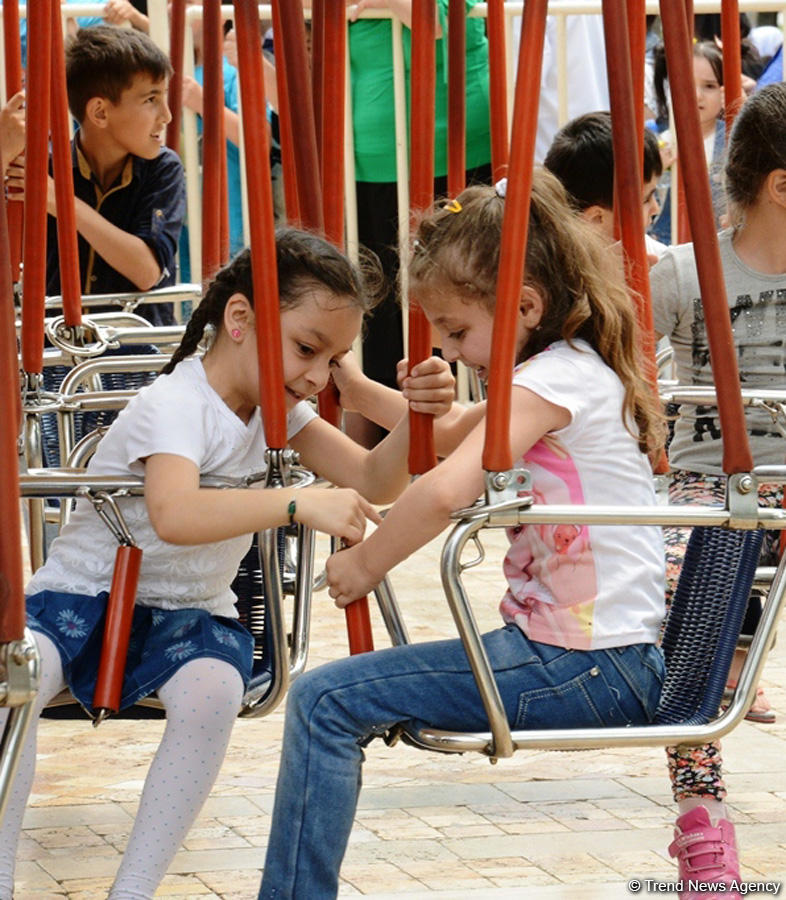 1 iyun - Uşaqların Beynəlxalq Müdafiəsi Günüdür (FOTO)