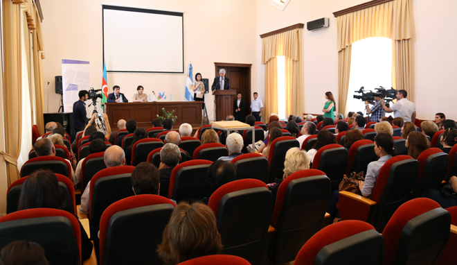 В Баку состоялась презентация книги "Изобретение Мореля" аргентинского писателя