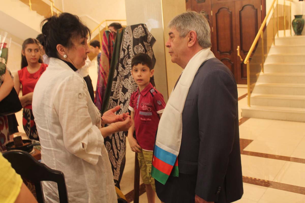 В Ташкенте состоялась презентация азербайджанского кялагаи (ФОТО)
