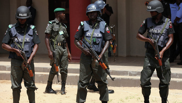 Полиция Нигерии освободила часть захваченных в мечети заложников