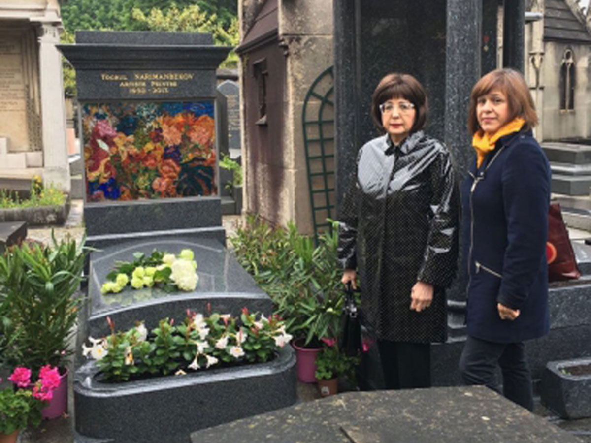 Севда Мамедалиева посетила могилу Тогрула Нариманбекова во Франции