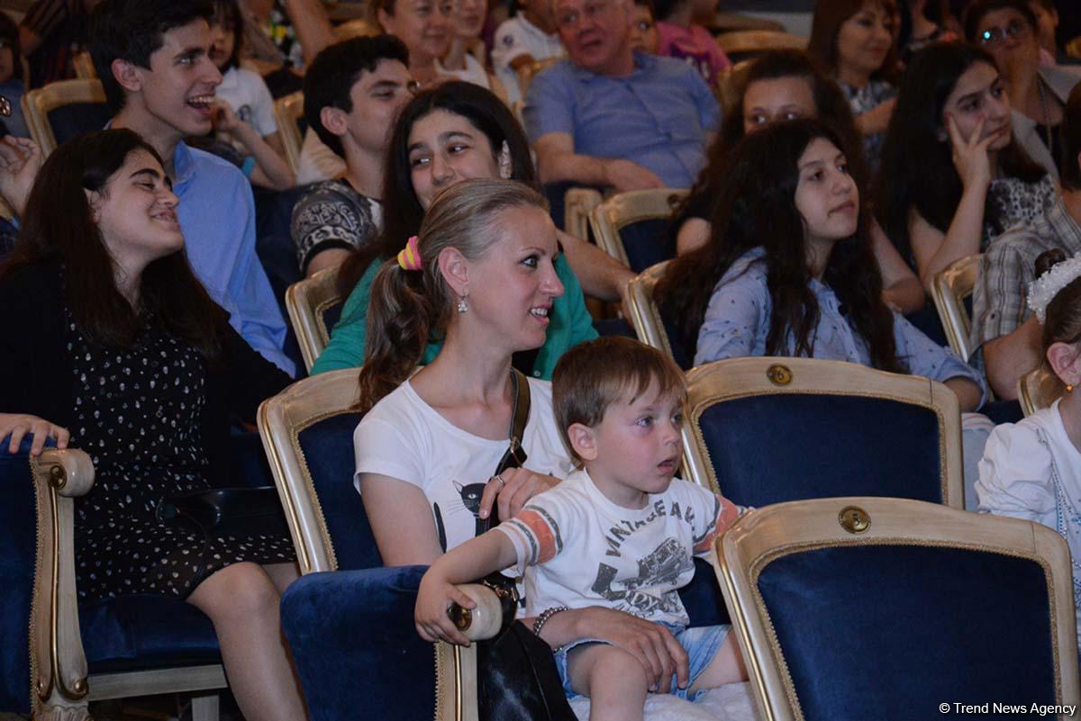 Необычная постановка Театра Романа Виктюка в Баку в День защиты детей (ФОТО)