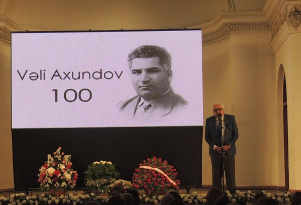 В Баку отметили 100-летие со дня рождения Вели Ахундова (ФОТО)