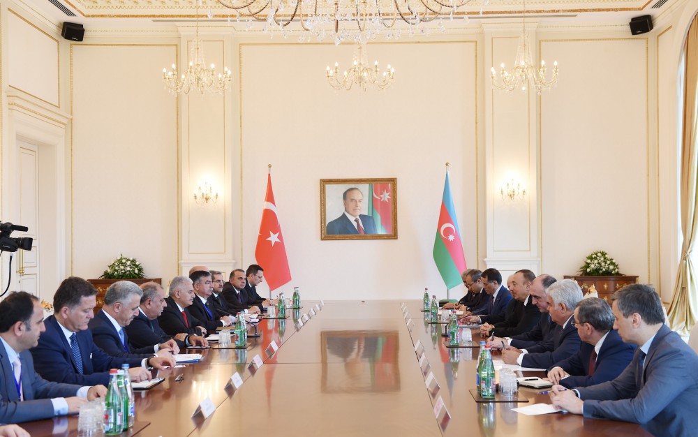 Президент Ильхам Алиев: Наша цель – укрепить и еще более усилить турецко-азербайджанское единство