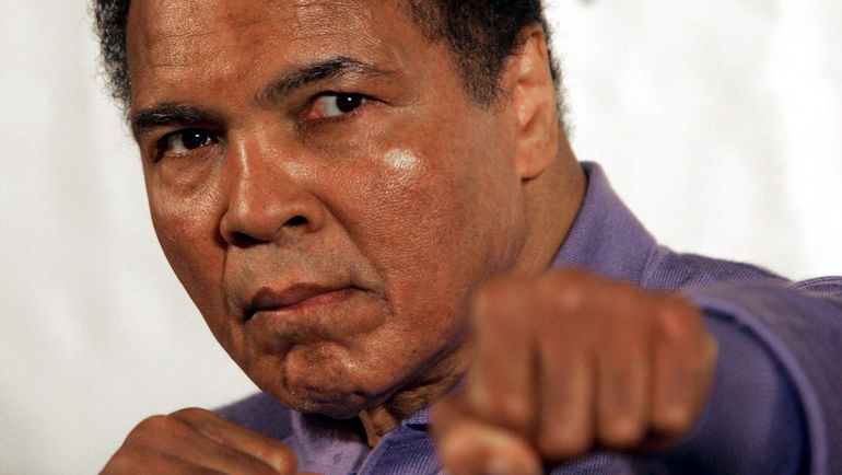 Легендарный боксер Мохаммед Али скончался в США в возрасте 74 лет