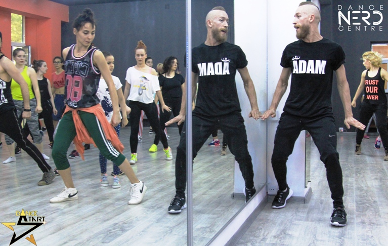 В Баку состоялся Dance Start с участием звезд телепроекта "Танцы" Адама и Алёны Гуменной (ФОТО)
