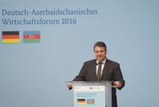 Prezident İlham Əliyev Azərbaycan-Almaniya biznes forumunda iştirak edir (FOTO)