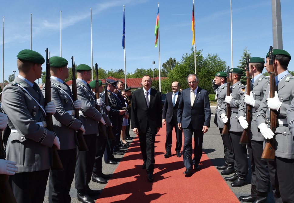 President Ilham Aliyev completes his working visit to Germany (PHOTO)