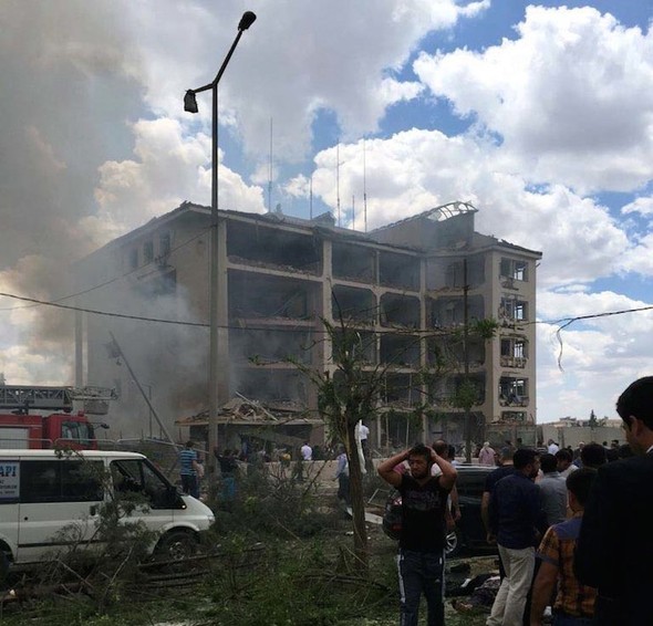 Bomb attack on police station in Turkey, 3 killed (UPDATING) (PHOTO)