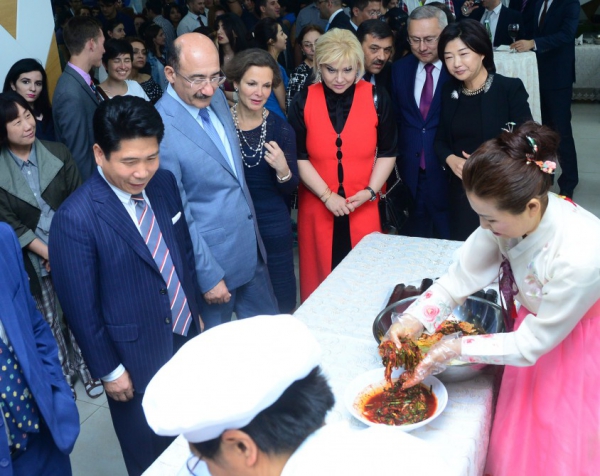 В Баку прошел Фестиваль корейской кухни (ФОТО)