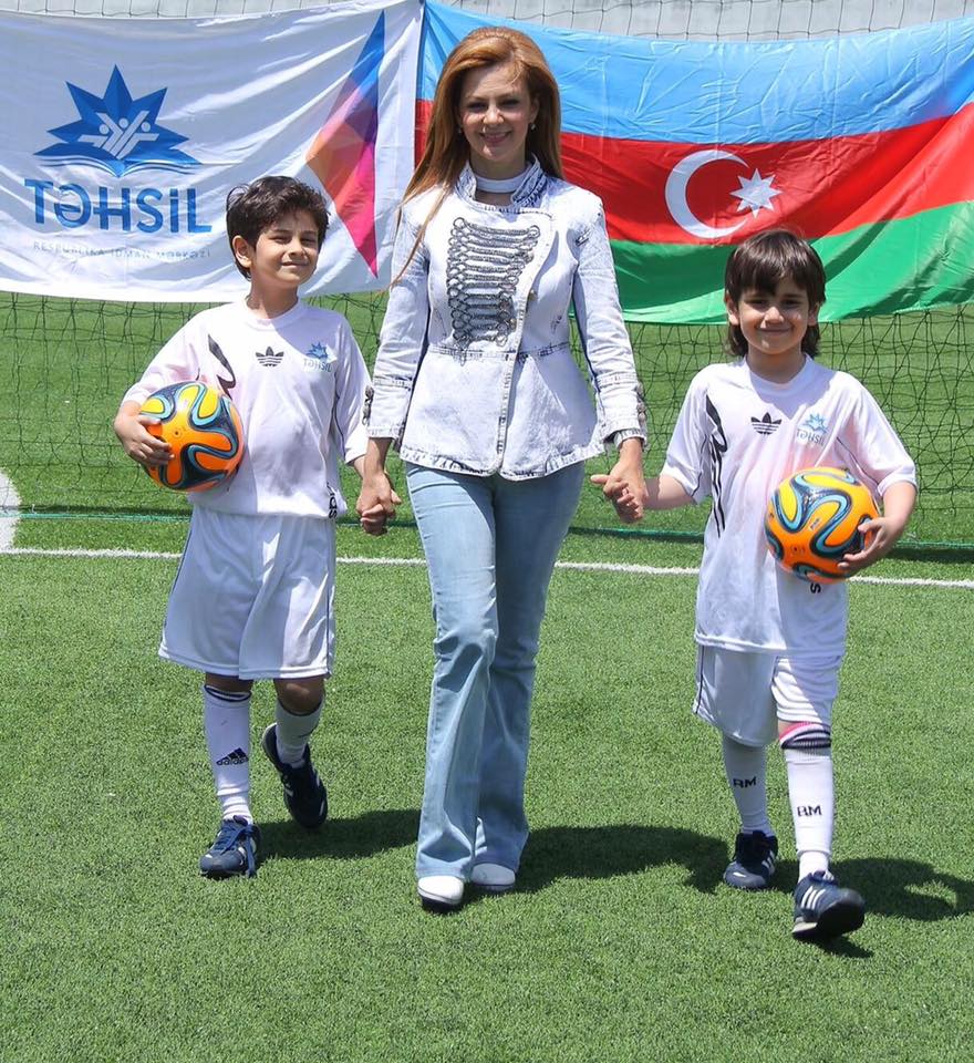 Азербайджанские звезды представили "Футбольный гимн" (ФОТО/ВИДЕО) - Gallery Image