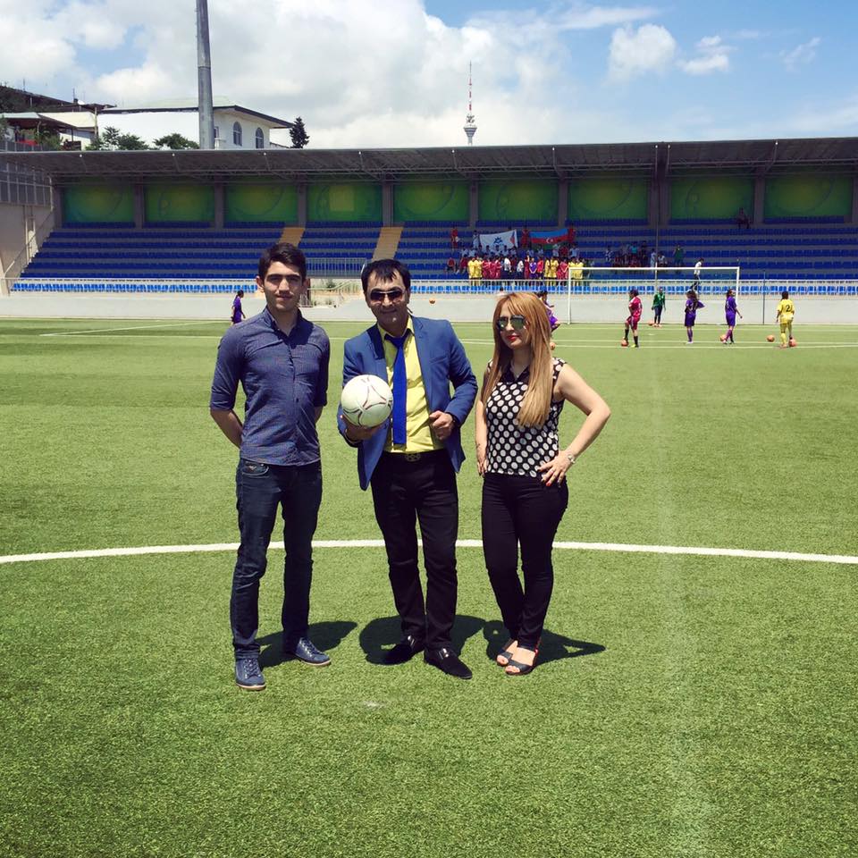 Азербайджанские звезды представили "Футбольный гимн" (ФОТО/ВИДЕО)