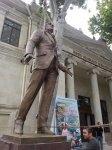 В Баку ведутся работы по установке памятника Рашиду Бейбутову (ФОТО)