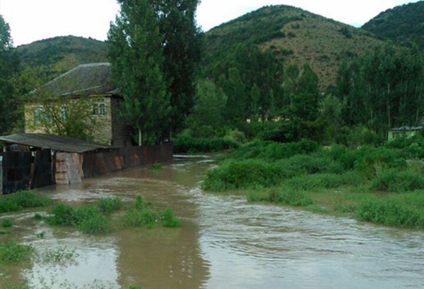Azerbayan'da aşırı yağmur sele yol açtı (Fotoğraf)